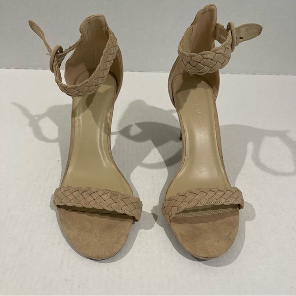Women’s Wild Diva Beige High Heels Size 10 US! - Picture 2 of 6
